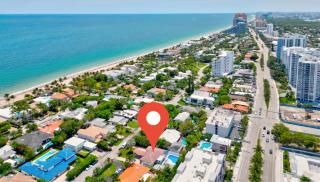 Pool, game room, near beach - 5