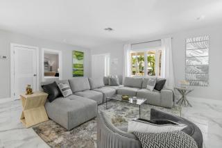 Pool, game room, near beach - Fort Lauderdale - 1