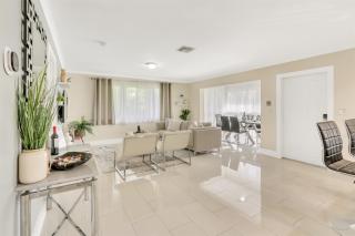 Bright Pompano Beach with pool access - Pompano Beach - 5