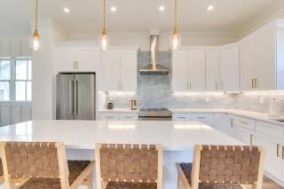Upscale Home with 2 Balconies in Galveston! - Galveston - 1