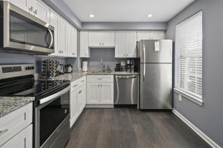 Charming 3 bdr Thome, Suburban Nhbrhd, Near DC - 1