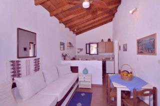 KAMINAKIA Apartments - Adults only policy - Delve into this little oasis where peace and quiet reign supreme - Sheltered by an evergreen cypress forest - Offering a large swimming pool exclusively for guests' use and breathtaking sea views from every room - Fiskardho - 3