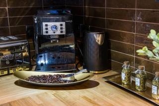Lux Versace Pad Sleeps 10 Hot Tub, Cinema & Games Room - London - 9