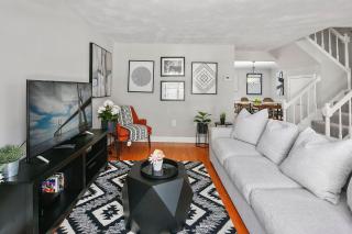 TH in No VA, 40 Mins to DC, Pets OK, Fast WiFi - 8