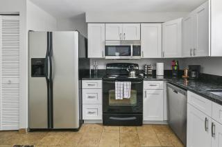 TH in No VA, 40 Mins to DC, Pets OK, Fast WiFi - 3