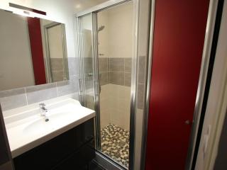Appartement 42 m² avec balcon, proche pistes, commerces, crèche et jardin d'enfants à Chamrousse - FR-1-549-89 - Chamrousse - 3