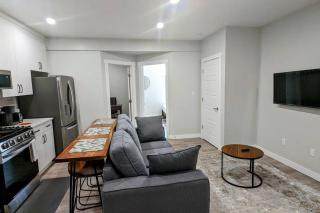 Cozy basement for a lovely stay & perfect for WFH - Edmonton - 5
