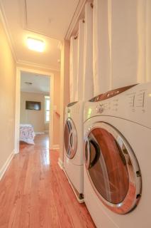 NEW! 3-story Townhome - Private, Self checkin, Quiet. - Sterling - 1