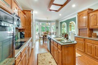 Lakefront Hartwell Retreat with Gas Grill and Deck! - 2