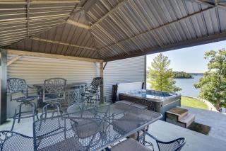 Spacious Lake of the Ozarks Escape with Deck and Views - Linn Creek - 8