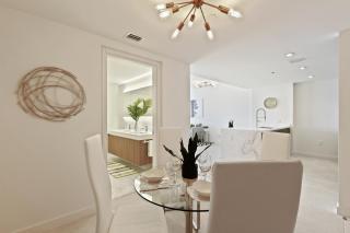 Tiffany Sage - Rooftop Pool, Gym, & Walk to Beach - 5