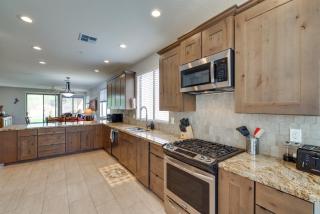 6 Mi to Pinnacle Peak Park BBQ-Ready Home with Yard - 5