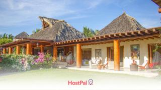 Beautiful Family House Beachfront - 0