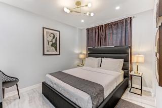 Renovated professional design, grill lake view! 1 - 2