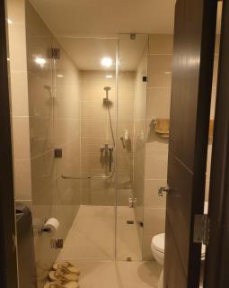 Uptown Parksuites Tower 1 at BGC - Staycations Up Above 12 - Manila - 6