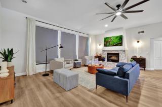 Three Bedroom, Amazing Views, Hot Tub and Pets Allowed, Close to Chapel of the Holy Cross and Chapel Hill, less than 1mi to Trailheads - 8