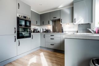 THE LAKE - A stunning 2 bedroom house, only 17mins to Central London!!! - Greenhithe - 2