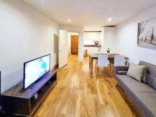 Your Riverside Home 2 with Private balcony - Woolwich - 0