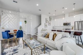 GOLDEN DREAMS ON ST. CHARLES BAY - 5