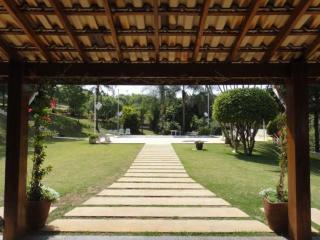 Casa Guacuri - Casa de temporada e eventos - apartamentos com suítes - Piscinas e Amplo Estacionamento - 8