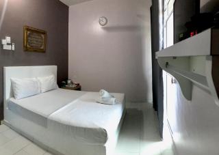 AQIL BEACH INN - Marang - 2