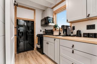 Modern Tiny Cabin, with Hot tub in Choteau MT - Choteau - 1