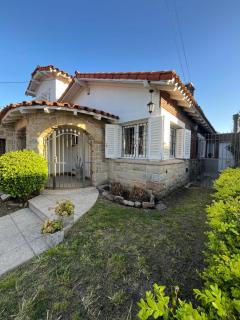 Chalet en zona Güemes-SOLO FAMILIAS - 9