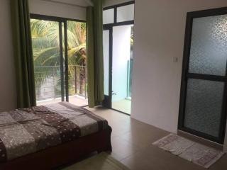 3 bedroom Apt with pool & close to the beach. - 9