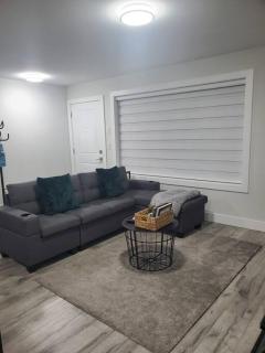 Lux Modern 2BR Radiant Suite+Free Parking - 3