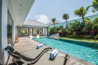 Luxury 5br Villa, Steps To Beach, Designer Chic - Seminyak - 9