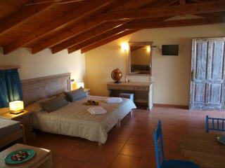 Mylos Hotel Apartments - 8