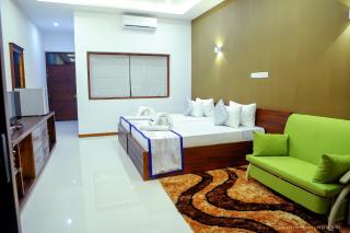 Saru Blue Sapphire Hotel - 8