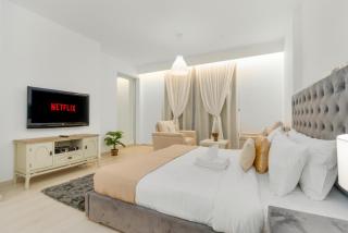 Vacay Lettings Fully renovated Lux Beachfront 3Bed at JBR - 3