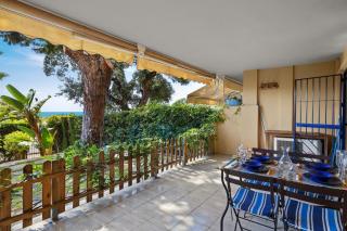 Seaview with private garden 5 minutes walk to the beach and amenities - Sitio de Calahonda - 8