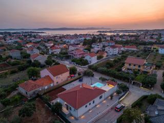 Villa Paloma with pool - 9