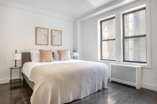 Midtown 2br w roofdeck wd nr Central Park NYC-1245 - New York - 2