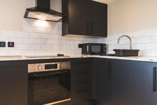 Dreamy Derby City Apartment Free Wi-Fi & Parking - 1