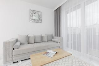 Praga Arte Apartments with Parking & Balcony by Noclegi Renters - Warsaw - 0