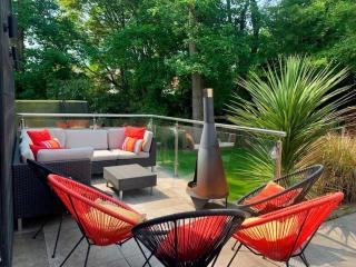 SEASIDE SANCTUARY by BOURNECOAST - A Good Sized Family Holiday Home with a Garden and Parking - HB8530 - 9