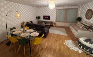 PARIS-MONTROUGE Magnifique appartement 3 pièces de 75m2 avec PARKING - très cosy pour 1 - 8 personnes refait à NEUF -ENTIRE APARTMENT LUXURIOUS AND WARM -Montrouge Paris 14ème - Proche Aéroport Orly Parc Expositions Porte de Versailles FREE WIFI GRATUIT - Montrouge - 4