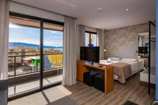 Aion Suites 303 – Lindo apartamento com Vista para o Mar, a 60m da Praia de Bombinhas, com Piscina e Academia no Rooftop. - Bombinhas - 6