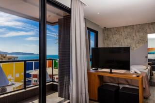 Aion Suites 303 – Lindo apartamento com Vista para o Mar, a 60m da Praia de Bombinhas, com Piscina e Academia no Rooftop. - Bombinhas - 4