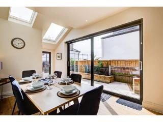 Pass the Keys Stunning house in Leigh - 0