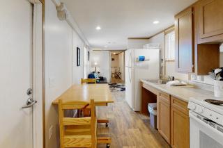 Ms. Sara's Hideaway - Highland View - 3