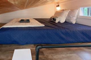 Cozy Lakeview Cottage - Mills River - 4