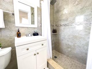 1k Bed Studio Apt With Shared Pool 02 - Clearwater - 3