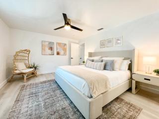 Waterfront Home with Pool Minutes to Sanibel - Fort Myers - 8