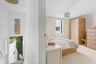 3 Bell Court - Large Apartment close to Historic Market and Quay - 3