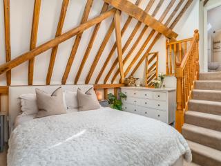 Bradenham Barn in The Chiltern Hills - Pass the Keys - 7