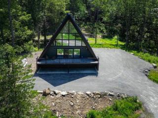 Emberwood Lodge - Luxury Cabin, Kid Friendly - Catskill - 3
